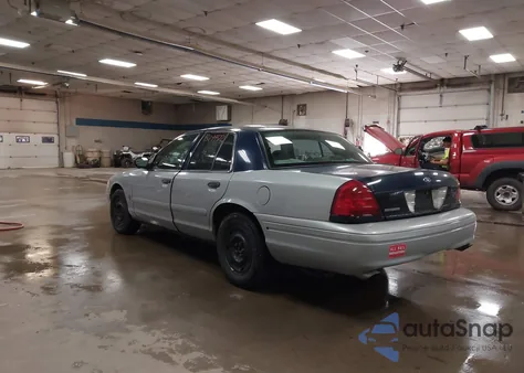 2003 Ford Crown Victoria Police z USA, uszkodzony, nr VIN 2FAFP71W23X123974